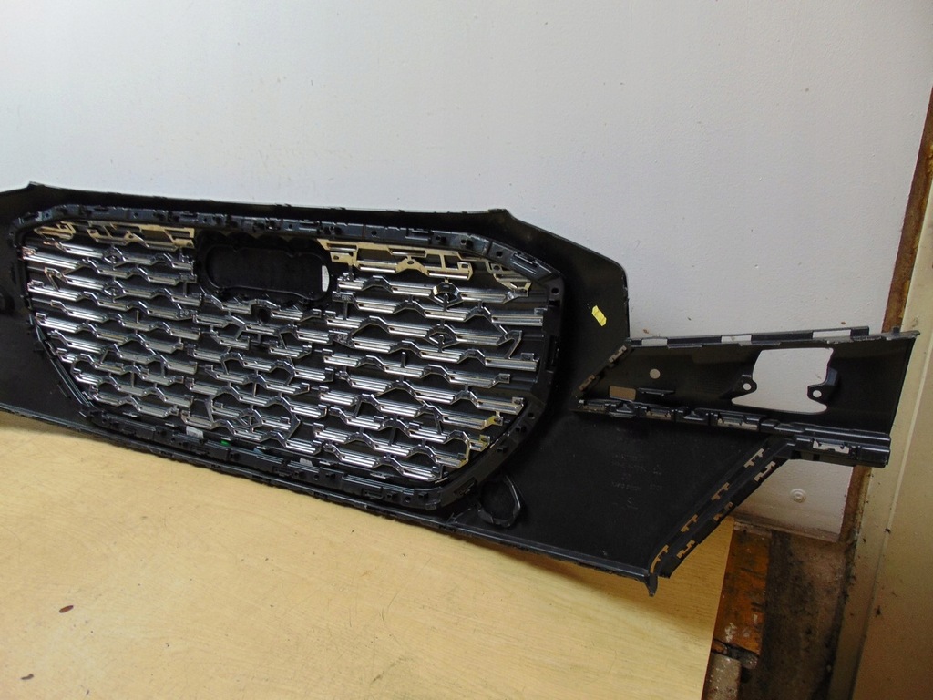 фото №12, Решётка радиатора решётка радиатора audi q4 e-tron оригинал эмблема 89a807725a