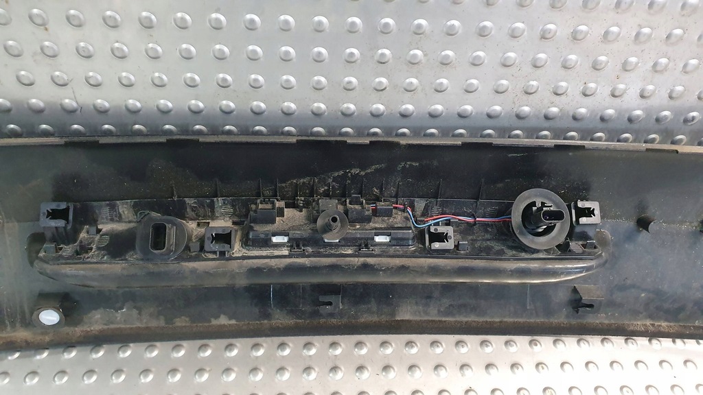 фото №9, Молдинг накладка кришки volvo v40 ii 31386845 12-