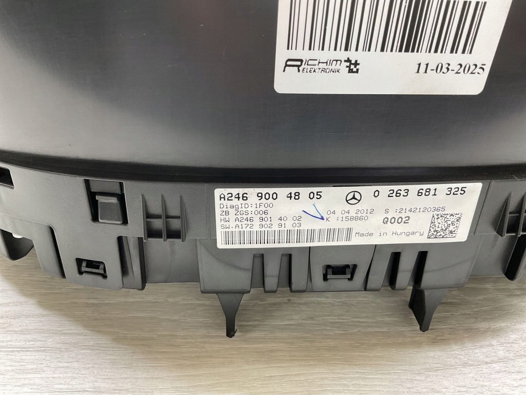 Mercedes-benz b w246 w242 2012 перед счетчик / спидометр Цена