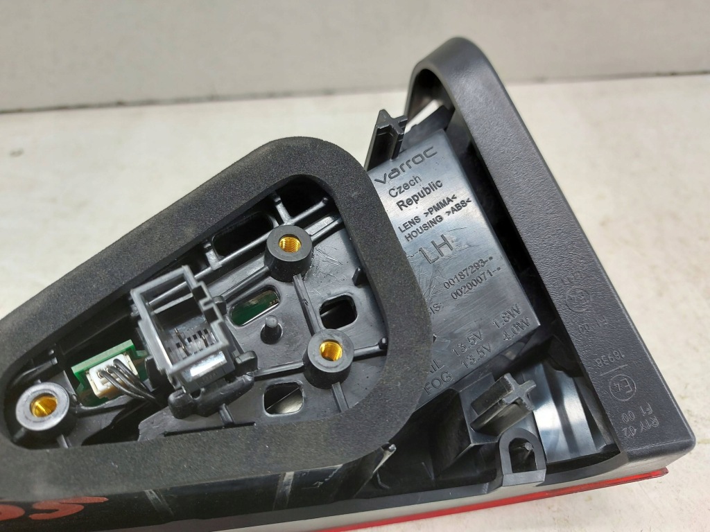 фото №9, Skoda superb 3 iii 3v9 15- kombi лампа ліва задня задня w кришка