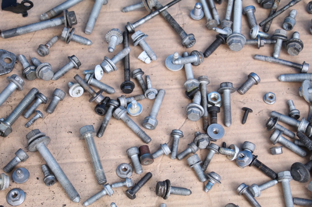 фото №11, Skoda superb 3v болти підвіска kpl 9.50kg 17r