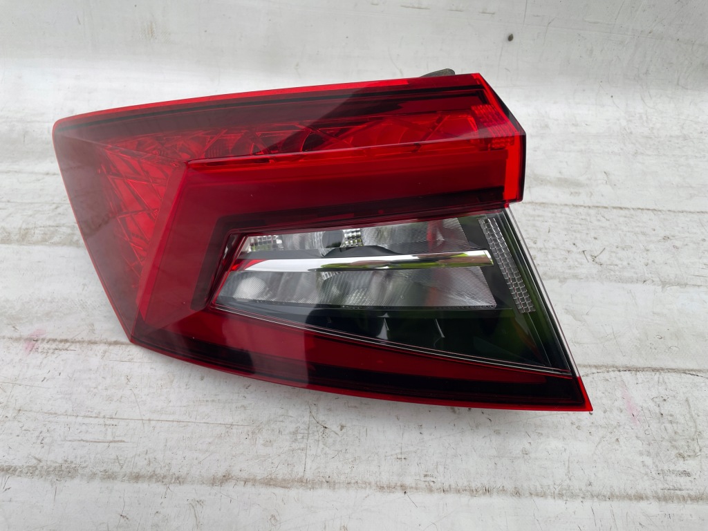 фото №1, Skoda karoq лампа левая задняя задняя led 57a945207 europa оригинал