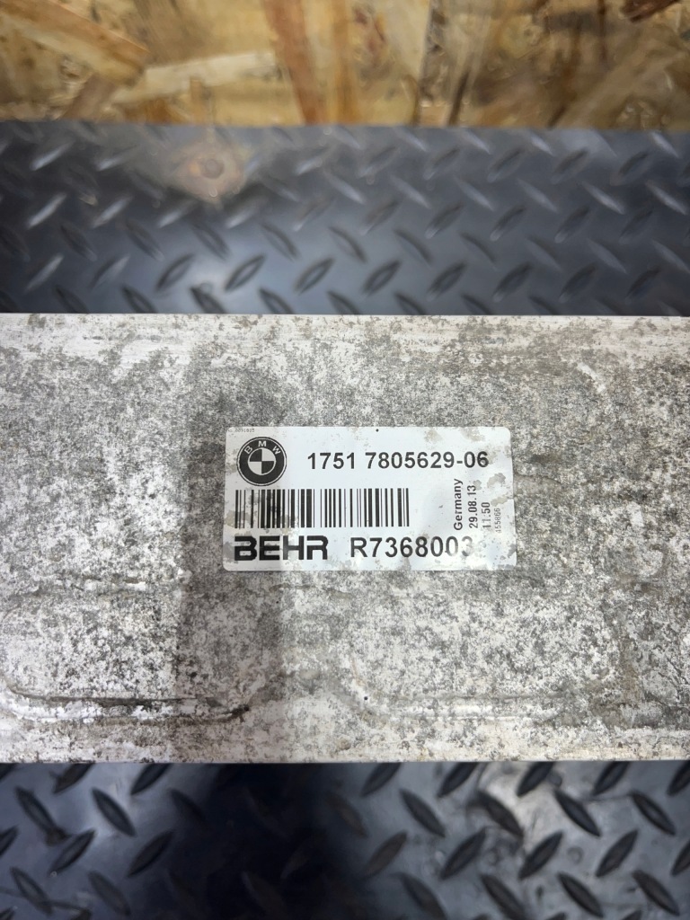 фото №8, Радіатор інтеркулер оригінал behr bmw f10 f11 оригінальний номер 7805629