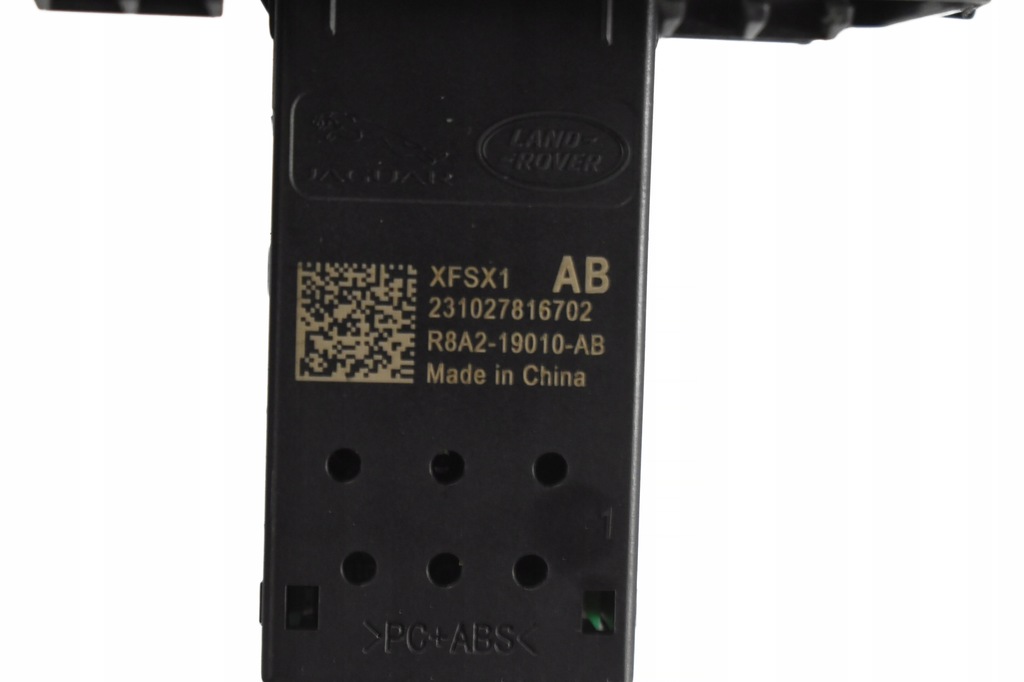 фото №4, Панель port разъём usb c задняя r8a2-19010-ab range rover velar l560