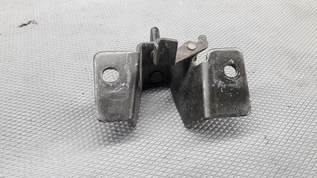 фото №6, Засувка замка багажника mazda mx3 95r