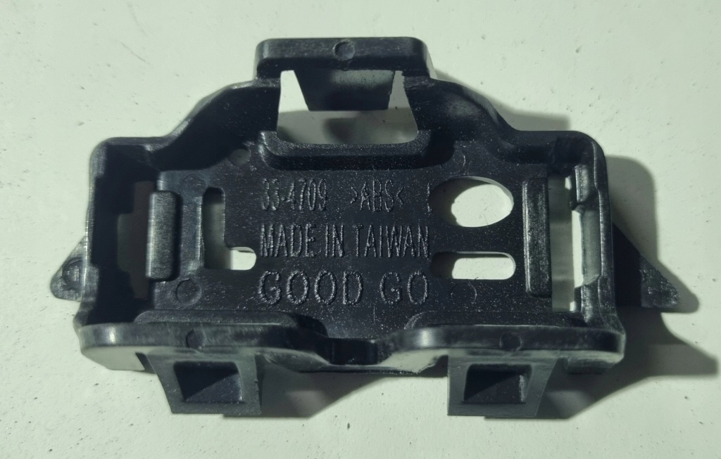 Купить Кронштейн заглушка распылителя фара левая bmw 5 f10 f11