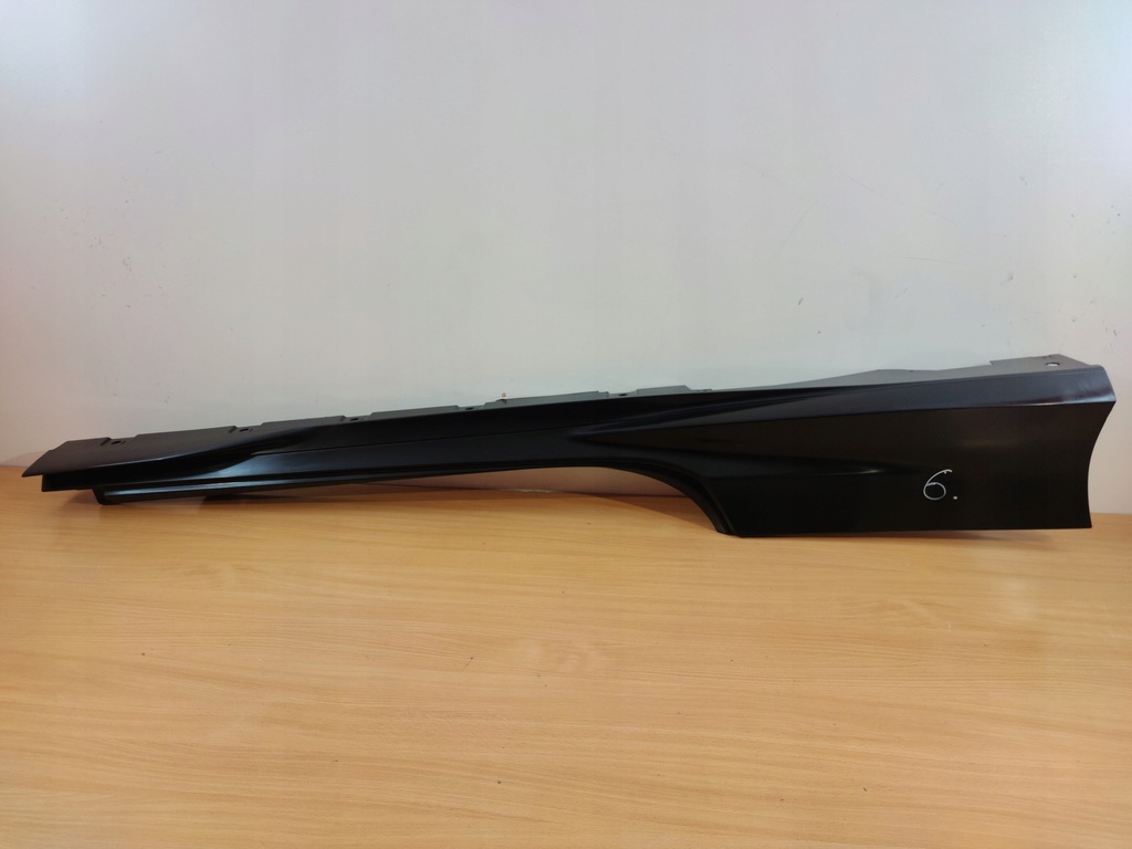 фото №1, Ferrari f8 tributo superfast правый порог молдинг bdb