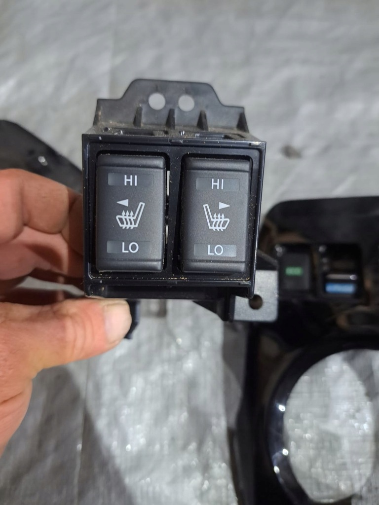 фото №1, Перемикач підігрів сидінь nissan leaf ii