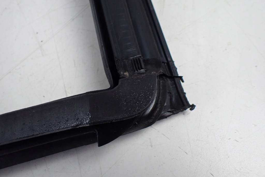 фото №9, Прокладка двері правий задня права задня audi a5 8t 8t8833708c