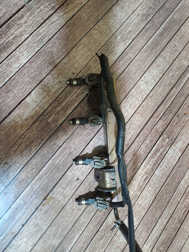 фото №1, Молдинг впрыскная топлива nissan micra 1.2