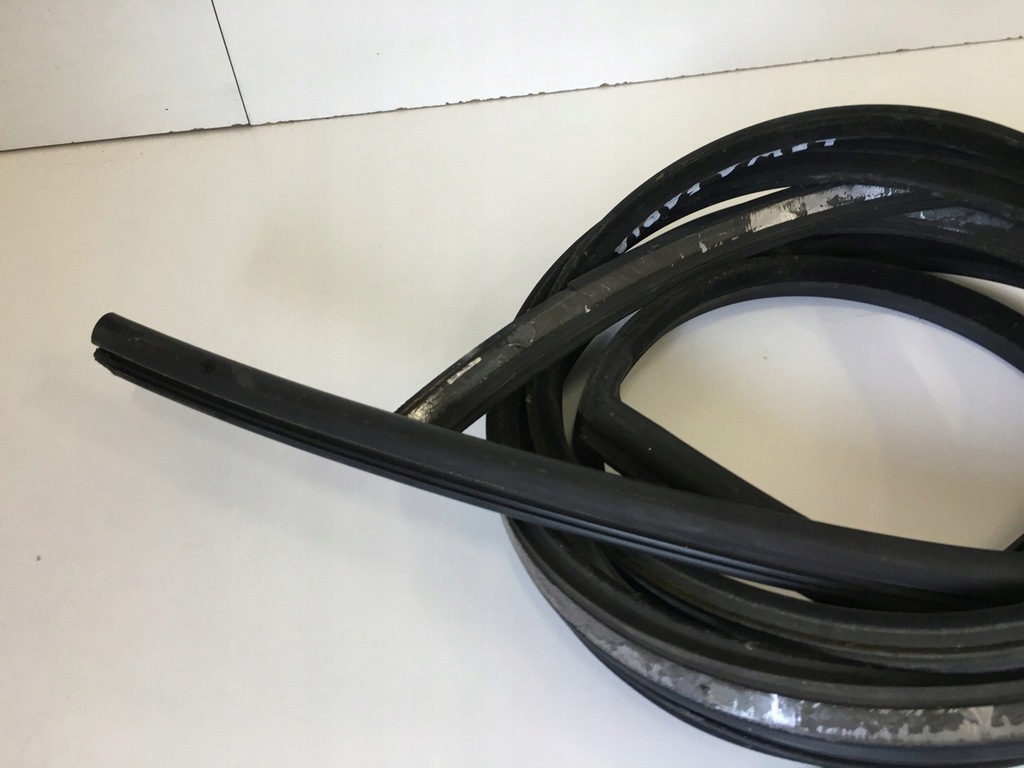 фото №9, Прокладка левая крыша прокладка кузов skoda fabia 1999-2010