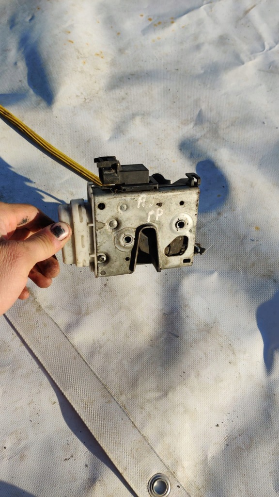 фото №1, Замок двері перед правий audi a3 8l 8l0 96-00 3d