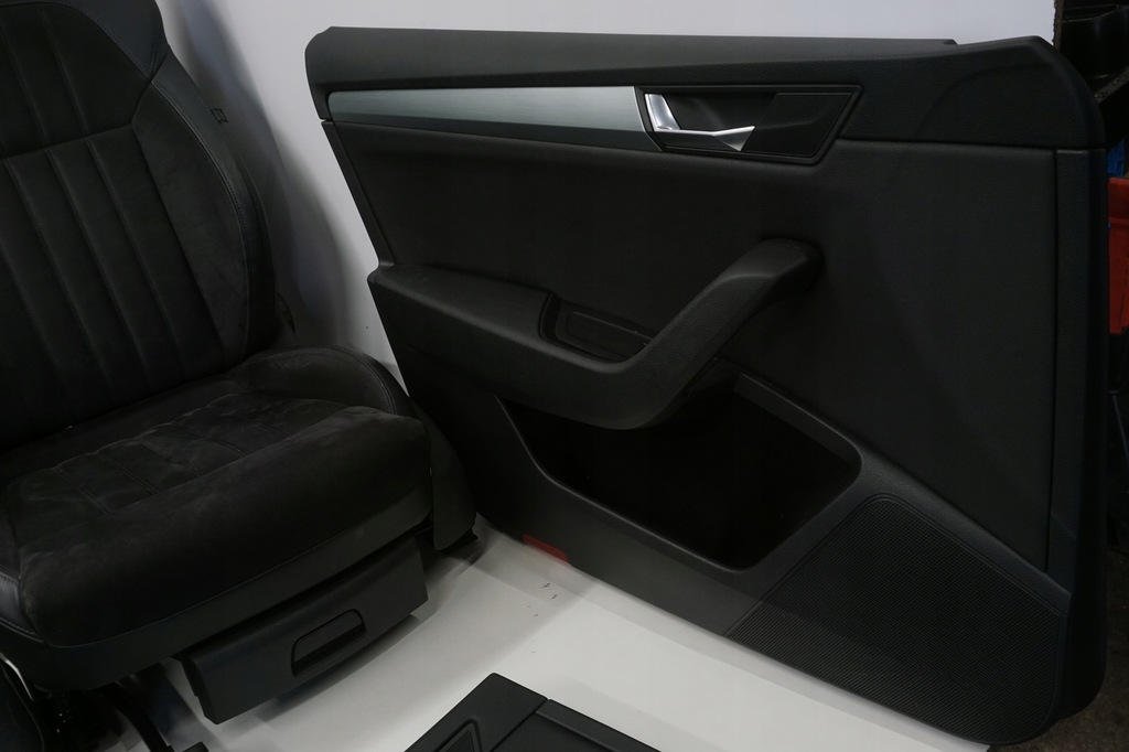 фото №14, Skoda superb iii kombi сиденья заднее сиденье