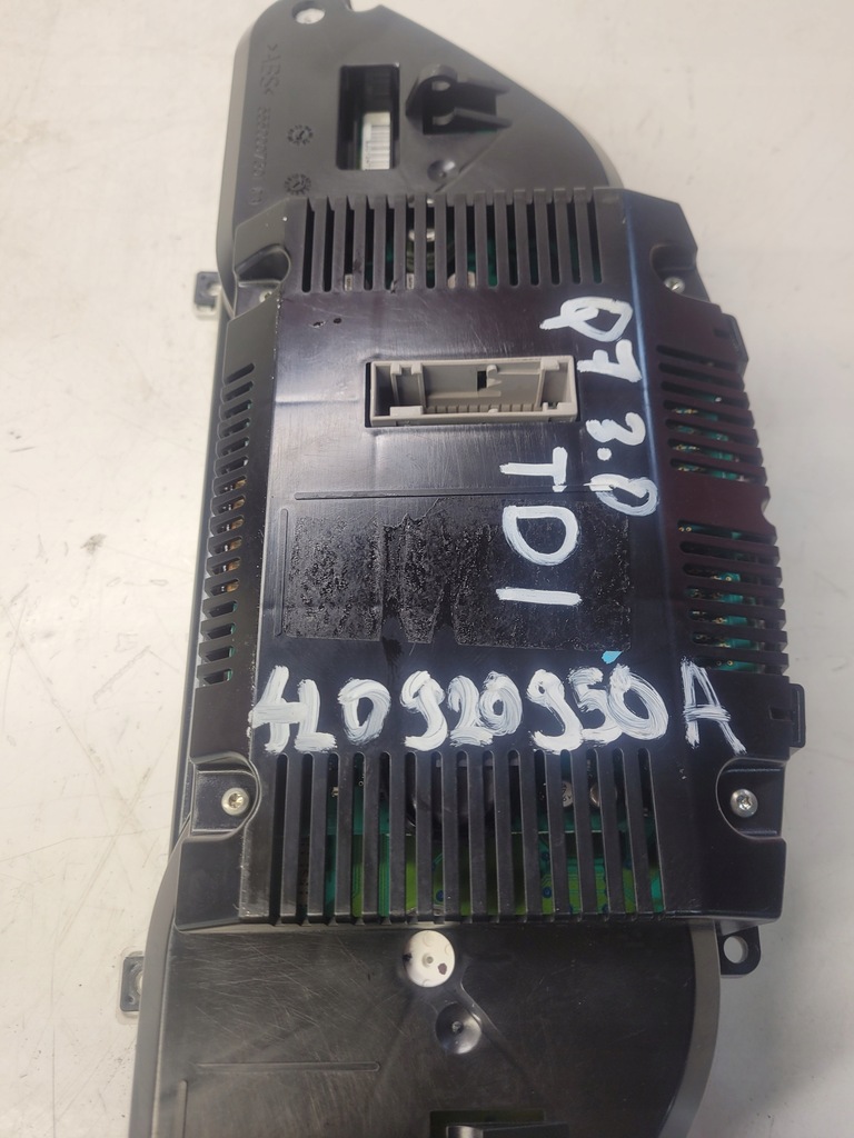 фото №6, Счетчик приборы audi q7 4l 3.0 tdi 4l0920950a uk