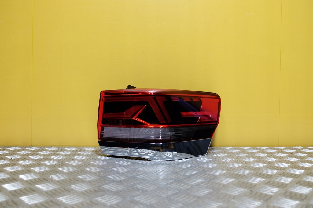 фото №1, Vw atlas lift 2021- лампа задняя led задняя правая usa