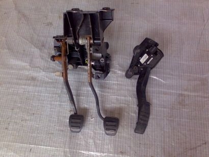 фото №1, Педаль гальма газу зчеплення mustang частини