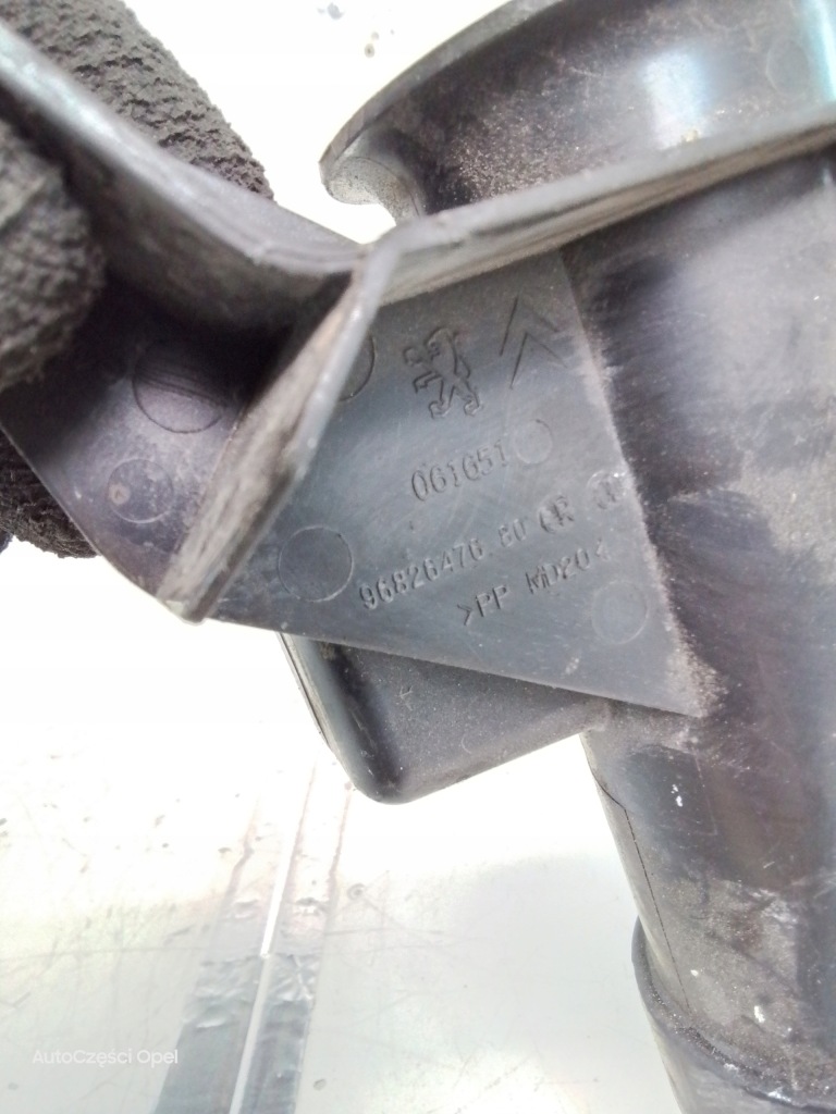 N841 труба шланг воздуха резонатор opel crossland x 1.2t 9662647660 Оригинал
