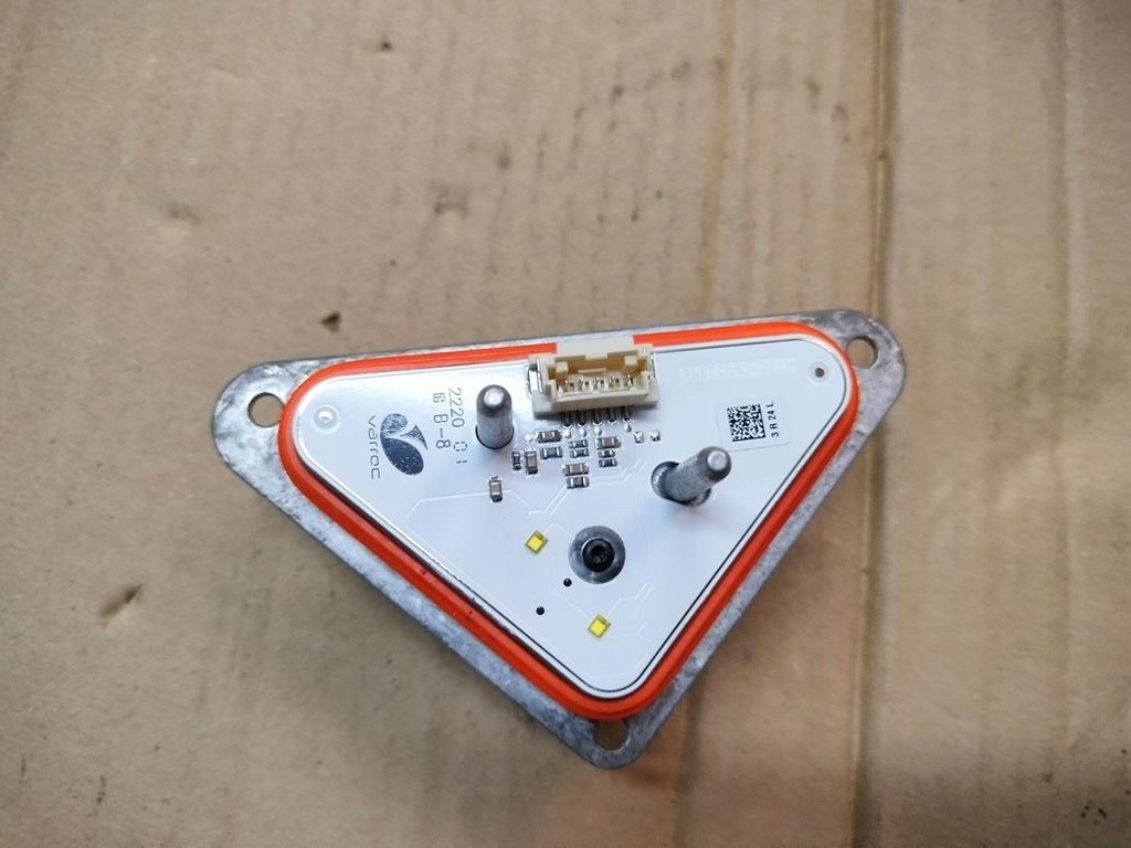 фото №1, Renault master iv преобразователь модуль led левая оригинал