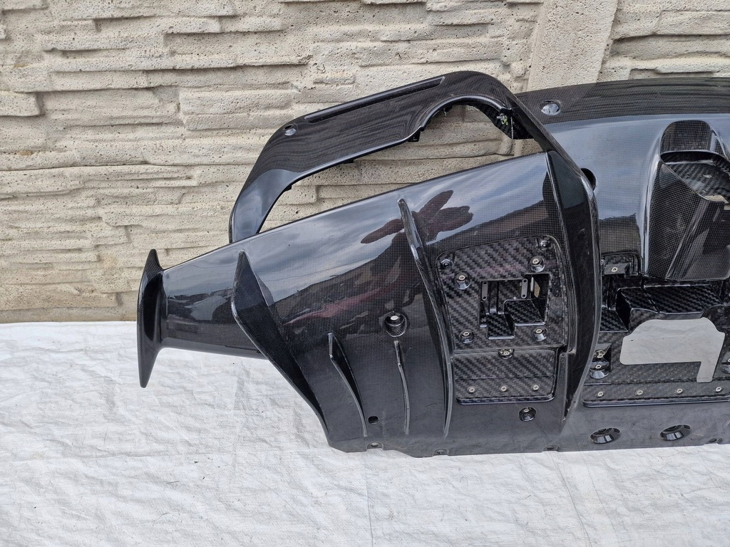 фото №9, Ferrari 488 pista бампер карбон дифузор