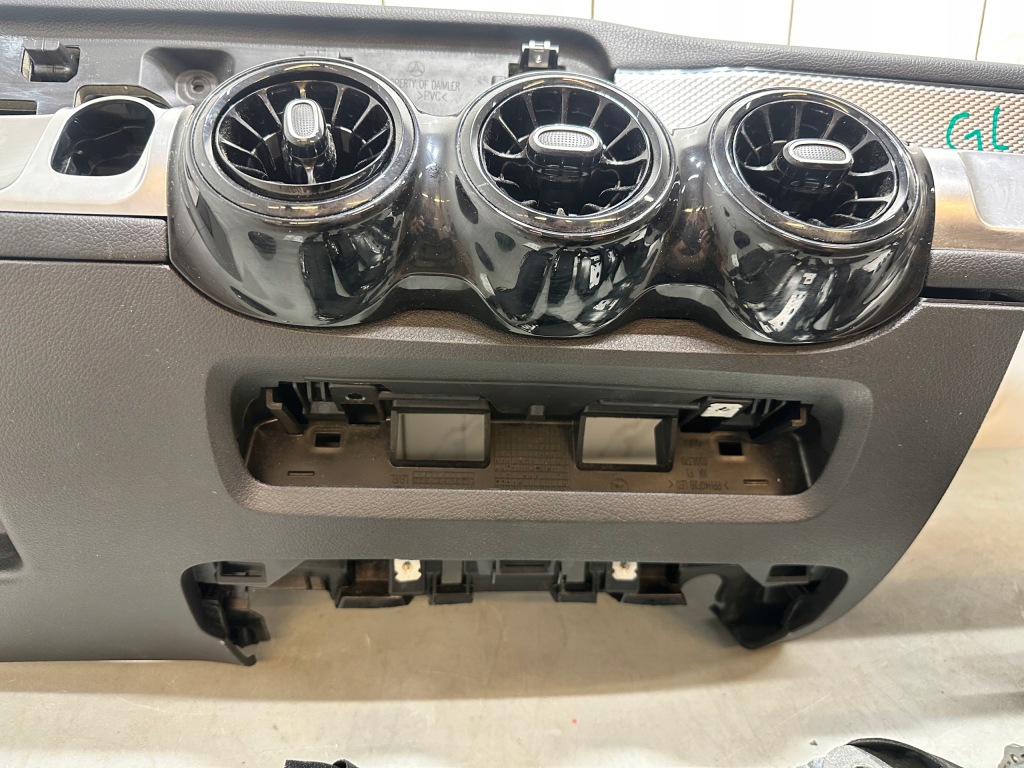 фото №8, Mercedes glb 247 консоль приборная панель ремни оригинал подушка t.h