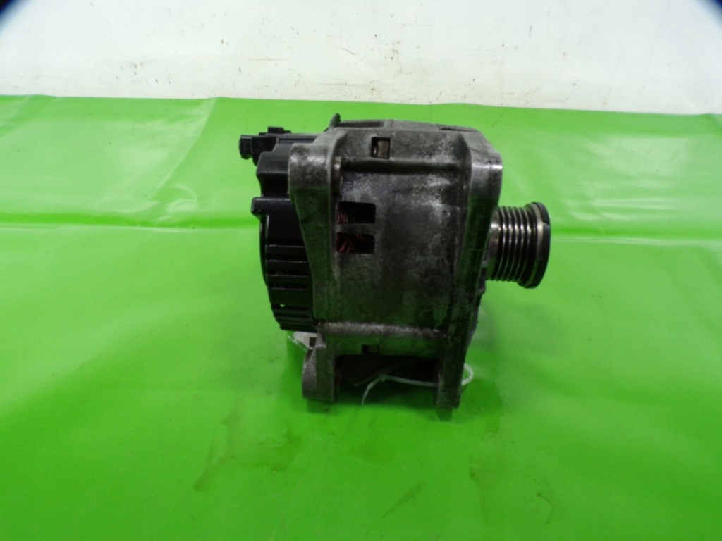 Volvo s40 1 рестайлинг  1.9 dci 115km d4192t3 генератор 8200162474 Оригинал