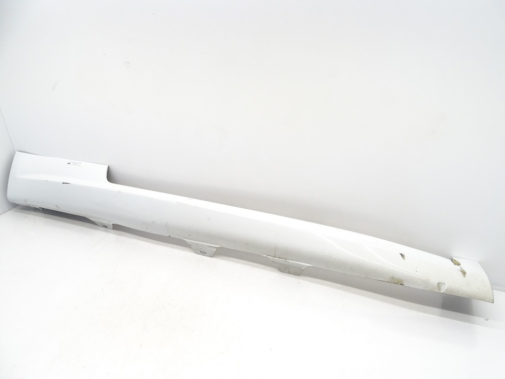 фото №1, Накладка накладка порог правая vw scirocco 1k8 lift r r-line 1k8853860c lc9a