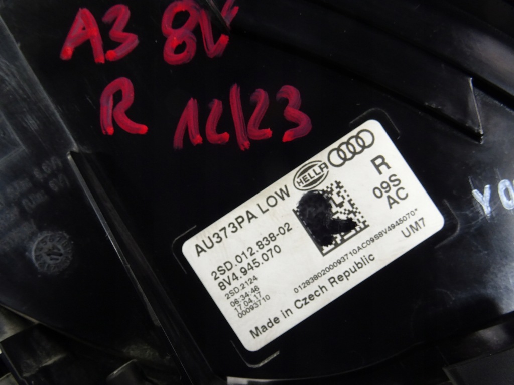 фото №10, Audi a3 8v лампа правая задняя задняя 8v4945070