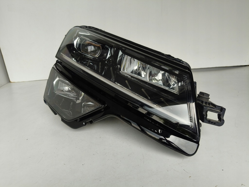 фото №1, Лампа правая фара skoda karoq 57a 17- full led