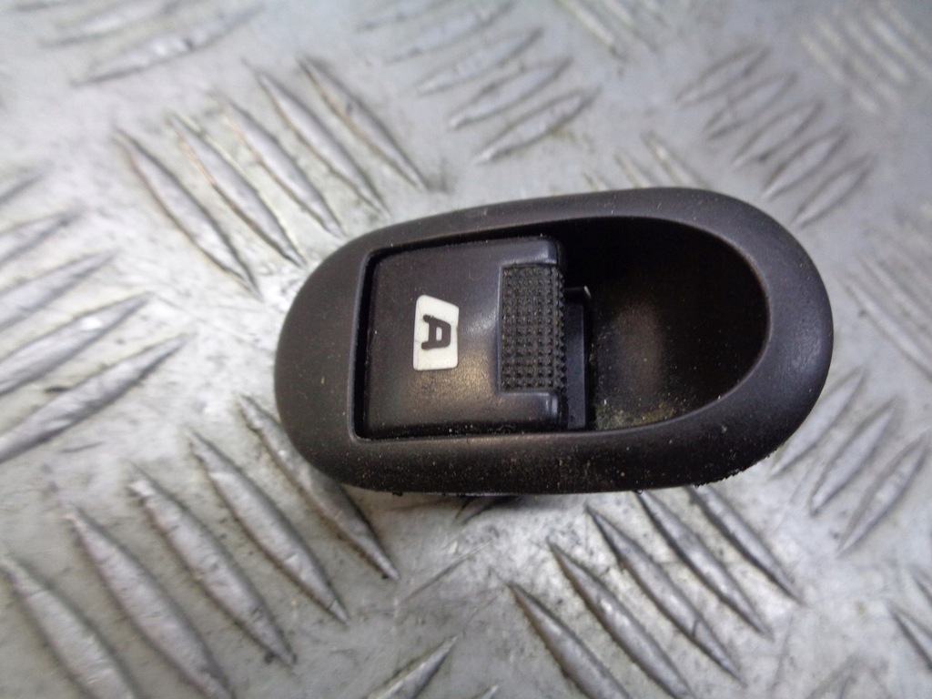 фото №1, Панель управление окон водителя citroen c2