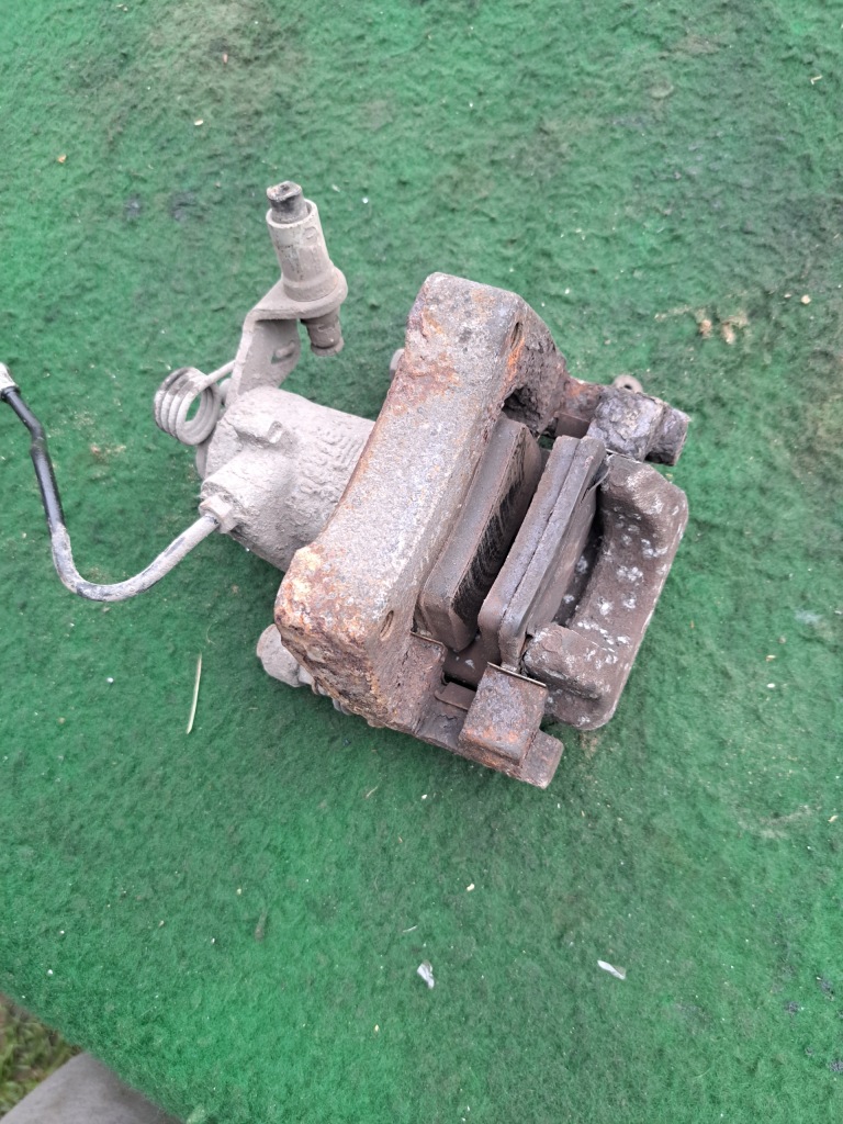 фото №7, Peugeot 308 i t7 sw kombi суппорт правый задняя скоба 1.6 trw