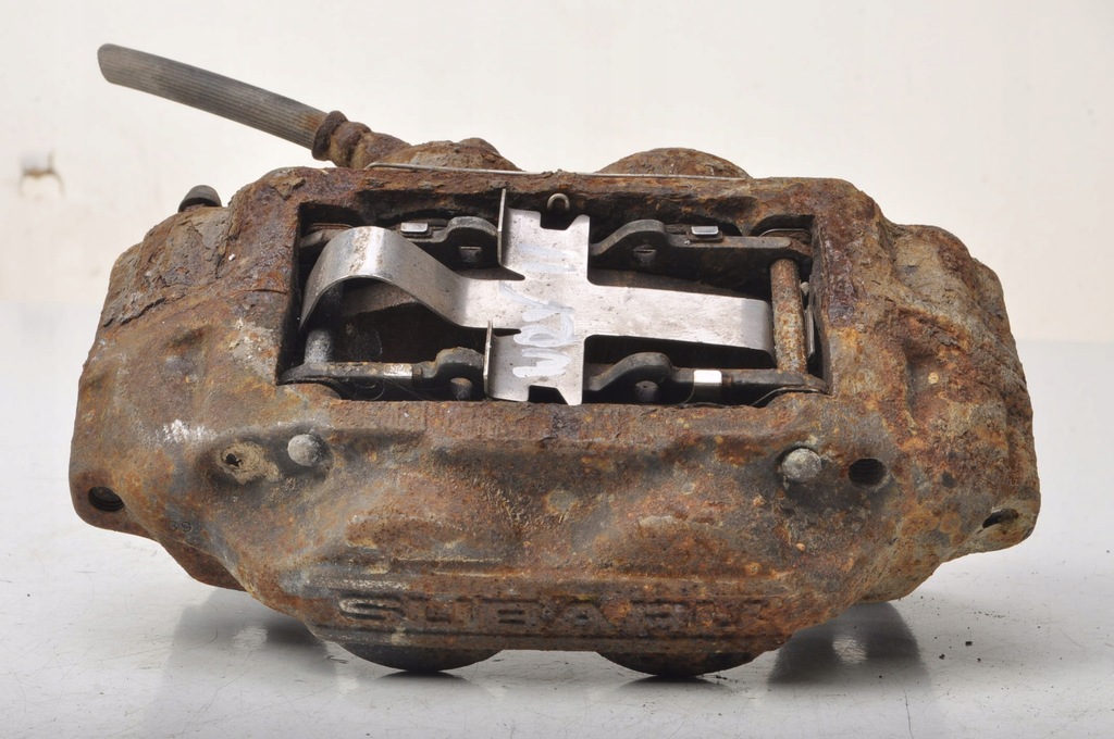 фото №1, Subaru impreza ii gd суппорт тормозной левый перед