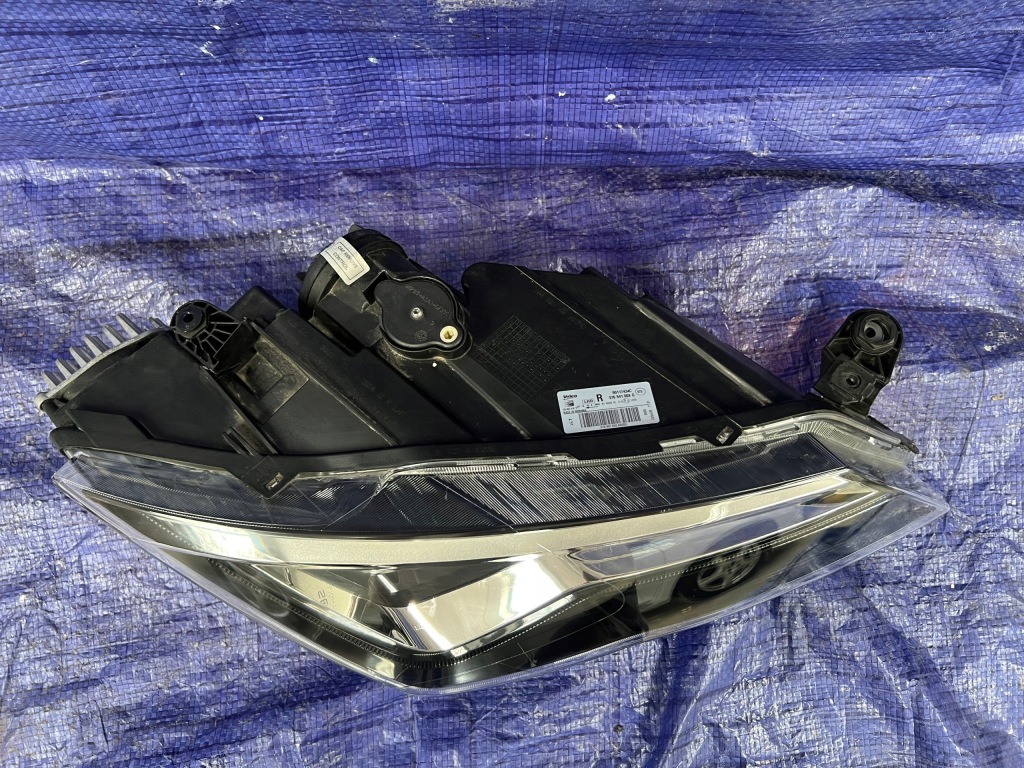 Seat ateca правий фара full led Доставка