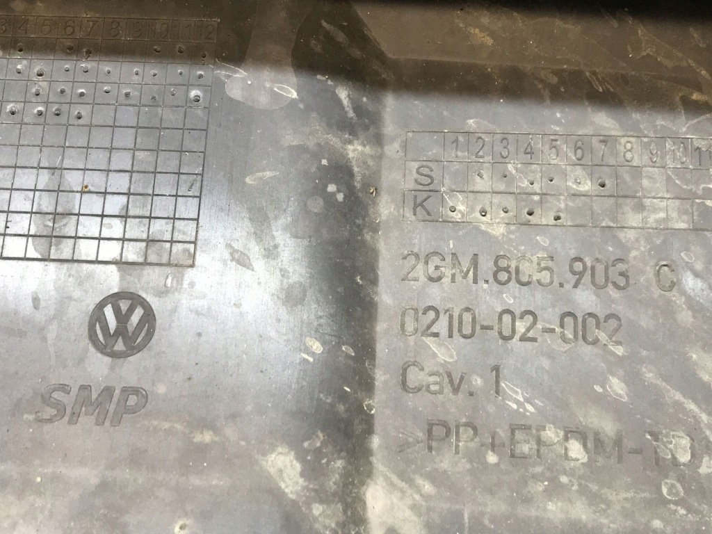 Накладка спойлер нижній бампера перед решітка vw t-cross 2gm805903c Недорого