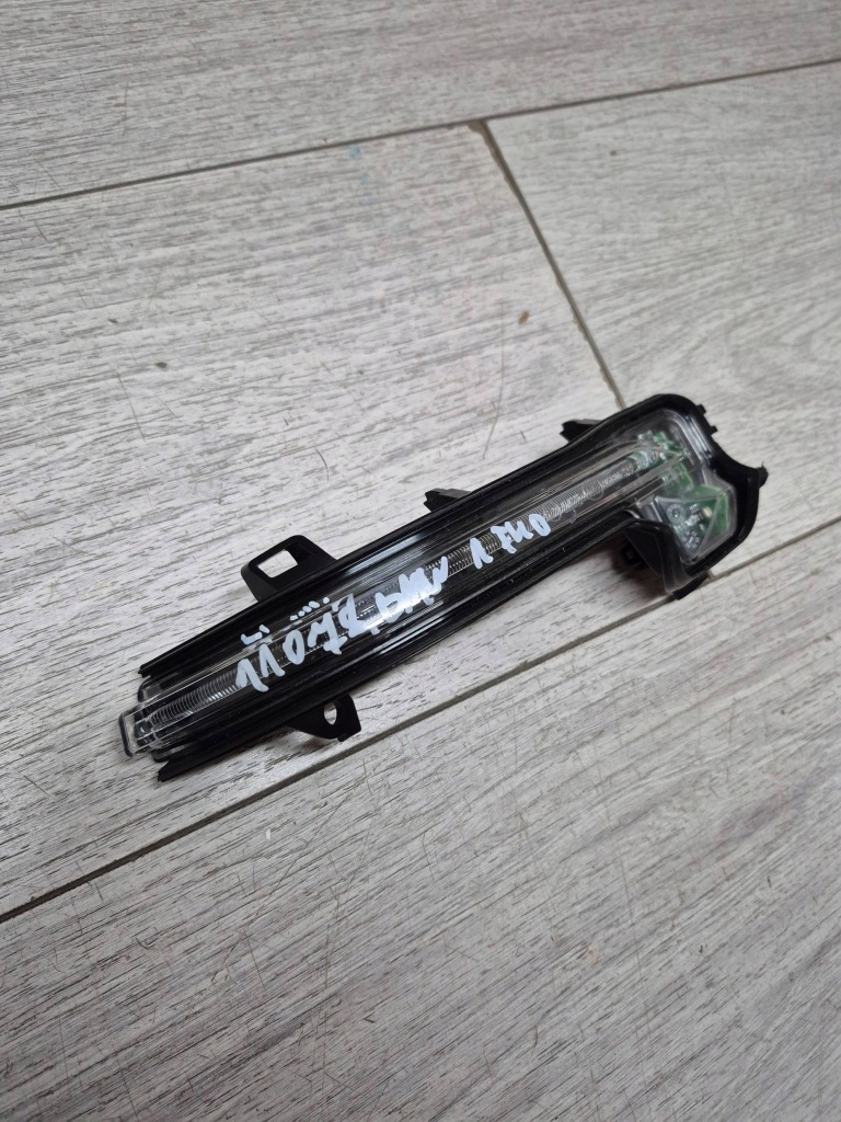 фото №5, 11078. bmw 1 f40 поворотник дзеркало праве y9879128