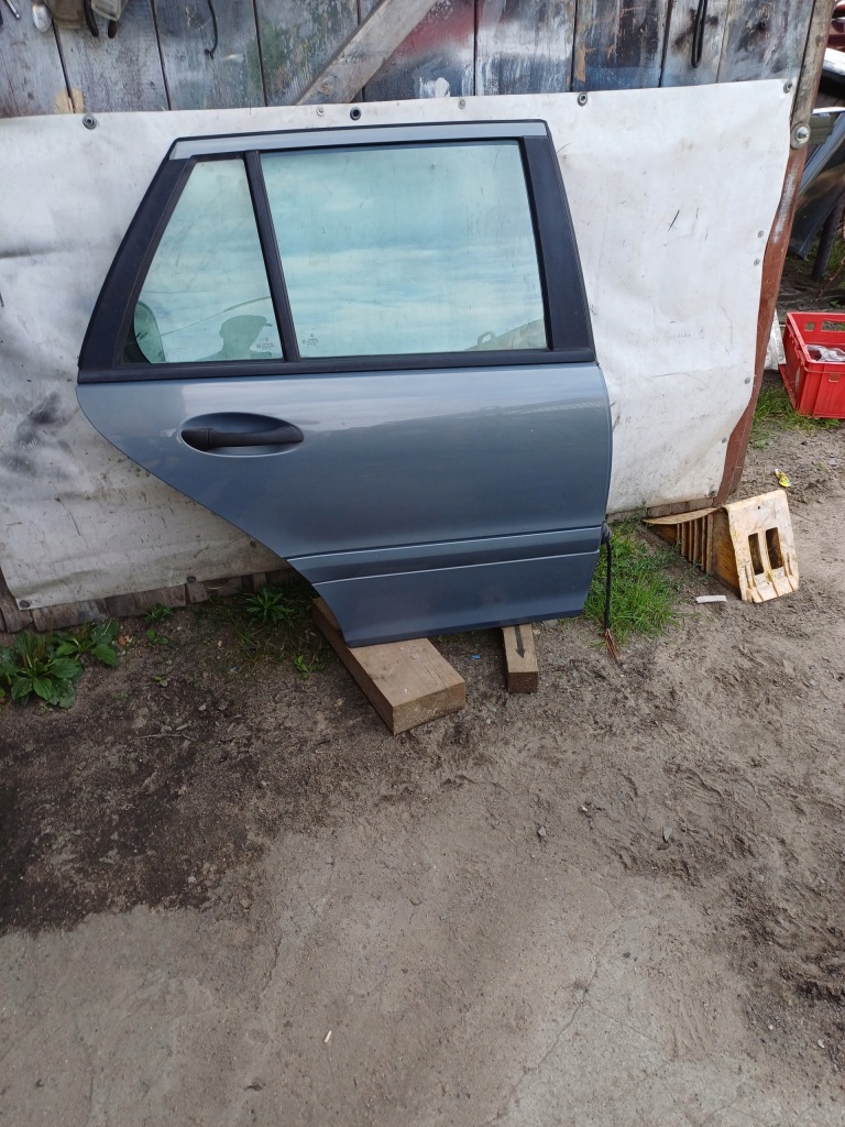 фото №2, Mercedes w203 дверь правый задняя kombi 747