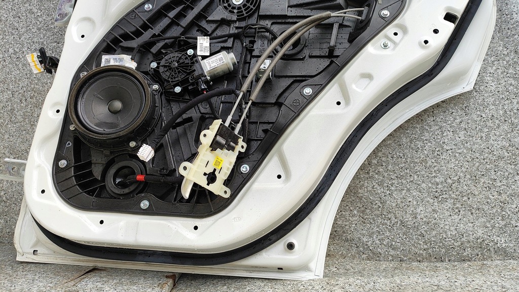 фото №9, Kia niro i двері праве задні правий задня 19r clear white ud