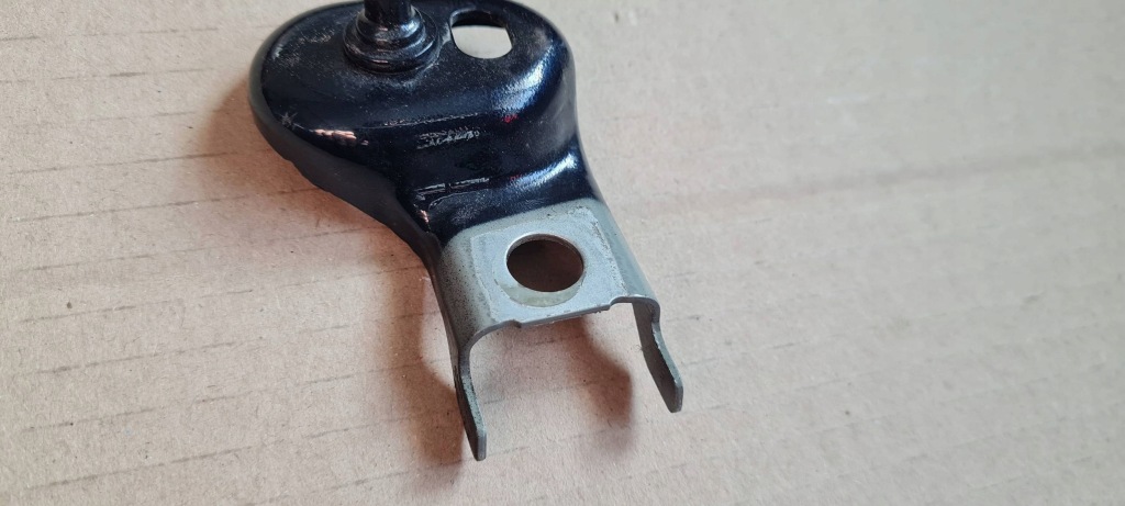 Sq8 4m rsq8 q8 кронштейн кронштейн цилиндра капот правый 4m8823402a 4m8402a Недорого