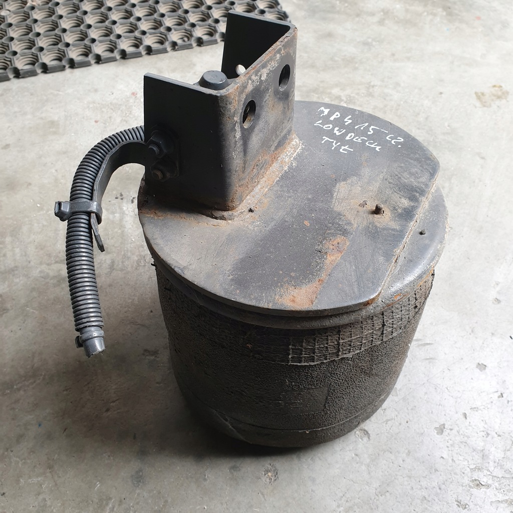 фото №1, Actros mp4 arocs подушка подвеска заднего задняя przed колесо 9603206157