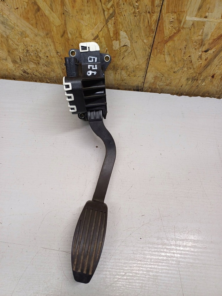 фото №1, Fiat 500 lift 2019 1.2 педаль газа