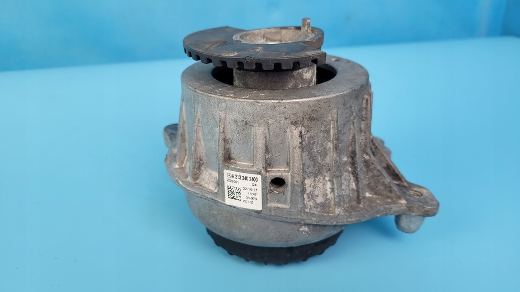 фото №7, Mercedes w213 3.0 cdi подушка кронштейн двигателя a2132402400