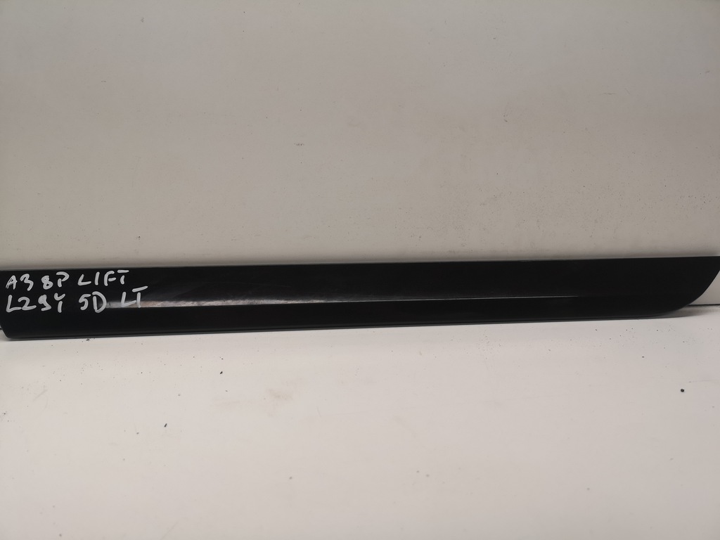фото №1, Молдинг дверь левый задняя audi a3 8p lift 5d lz9y