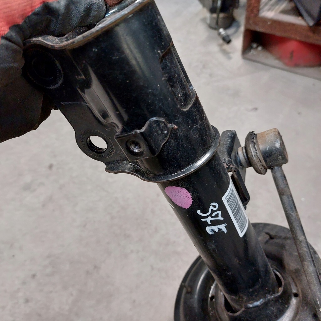 фото №10, Hyundai ix35 1,7 2013 амортизатор пружина правый перед с nowego автомобиля