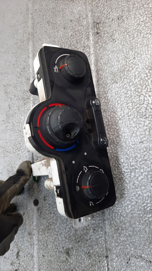 фото №1, Панель кондиціонера renault modus 07r 1.5dci