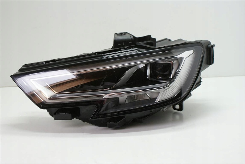 фото №1, Audi a3 s3 rs3 8v0 lift 17+ лампа перед matrix led