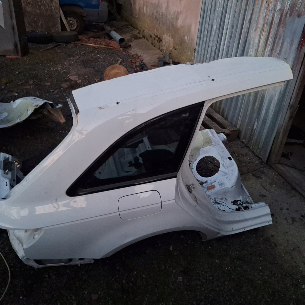 фото №1, Audi a4 b9 kombi крила правий задня ly9c чверть