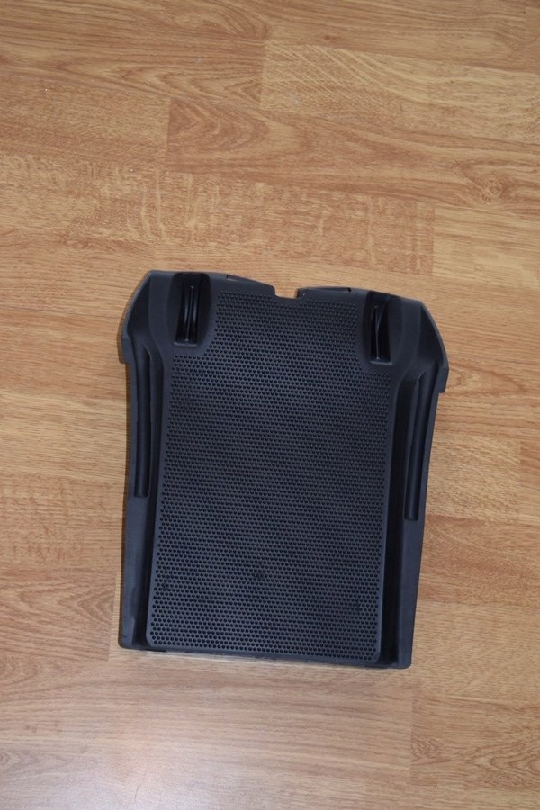 фото №3, Корпус накладка гумовий елемент бардачка volvo c30 lift r2011