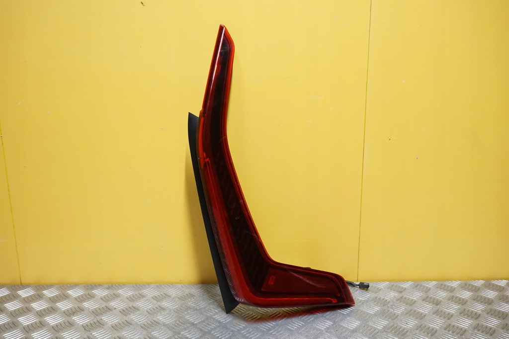 фото №1, Kia niro 2023 2024 2025 - лампа задняя правая задняя led usa