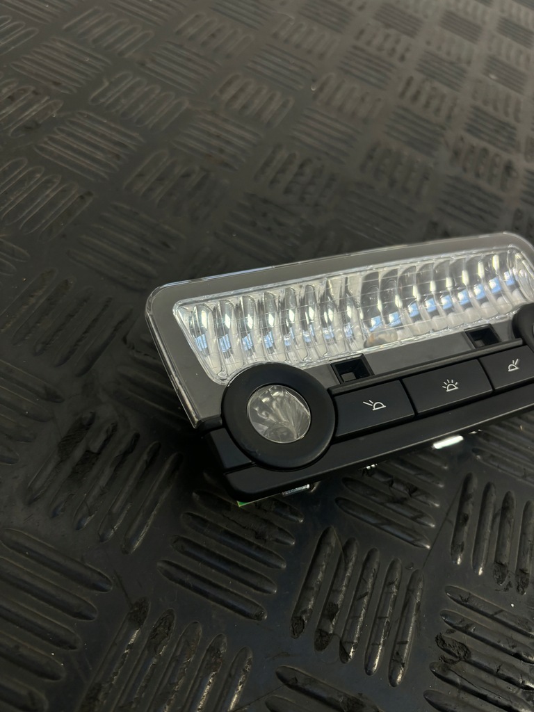 фото №3, Bmw f01 f10 f11 лампа освещение салона 9163699