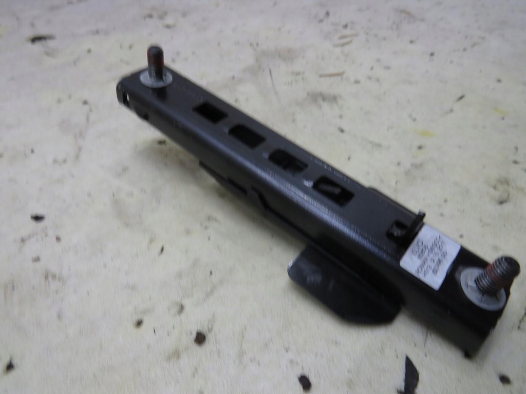 фото №6, Регулювання поперечина безпеки volvo v40 ii 8632605