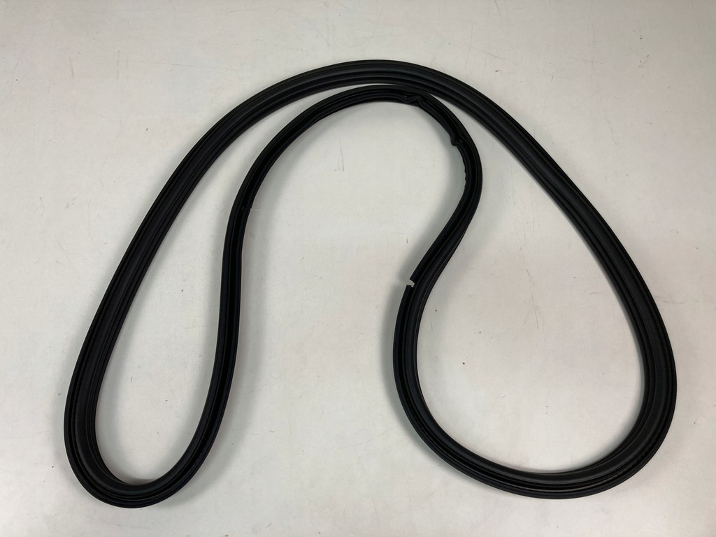 фото №1, Прокладка крышки багажника ford kuga mk3